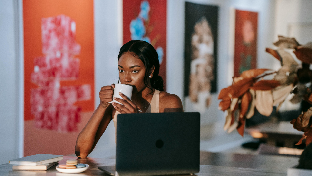 Portada de Blog sobre Activos alternativos: ¿vale la pena invertir en criptomonedas, bienes raíces o arte?